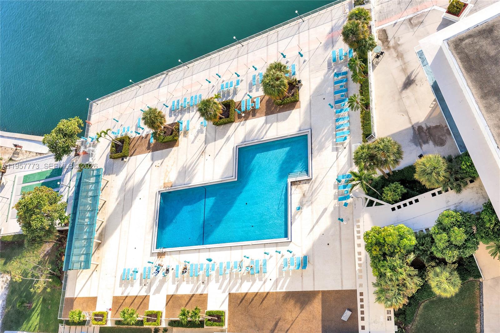 ARLEN HOUSE CONDO - Residential