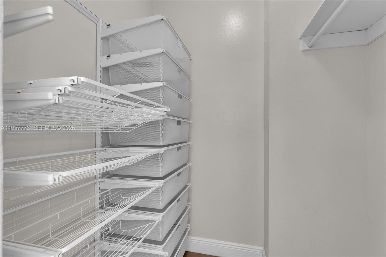 ARLEN HOUSE CONDO - Residential