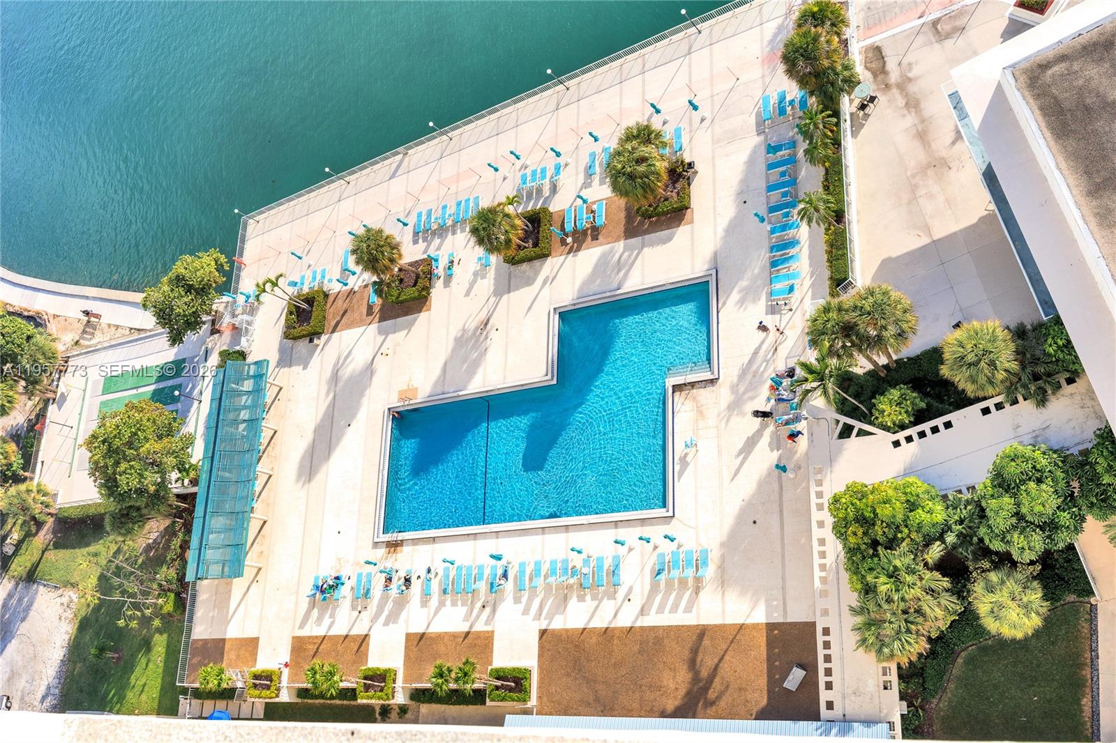 ARLEN HOUSE CONDO - Residential