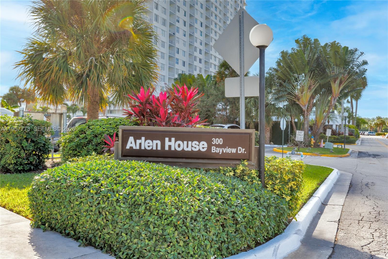 ARLEN HOUSE CONDO - Residential