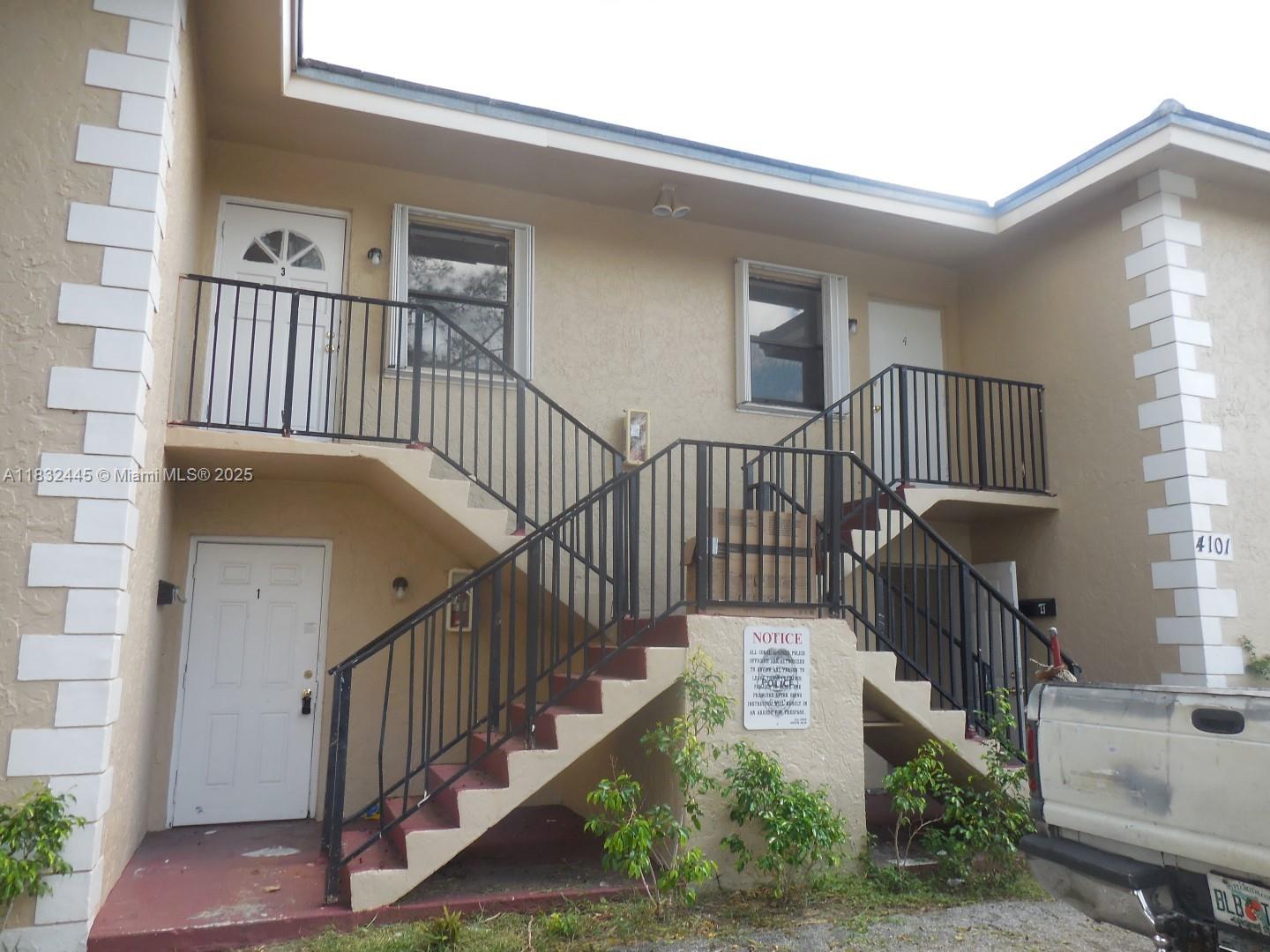 4101 Riverside Dr 3