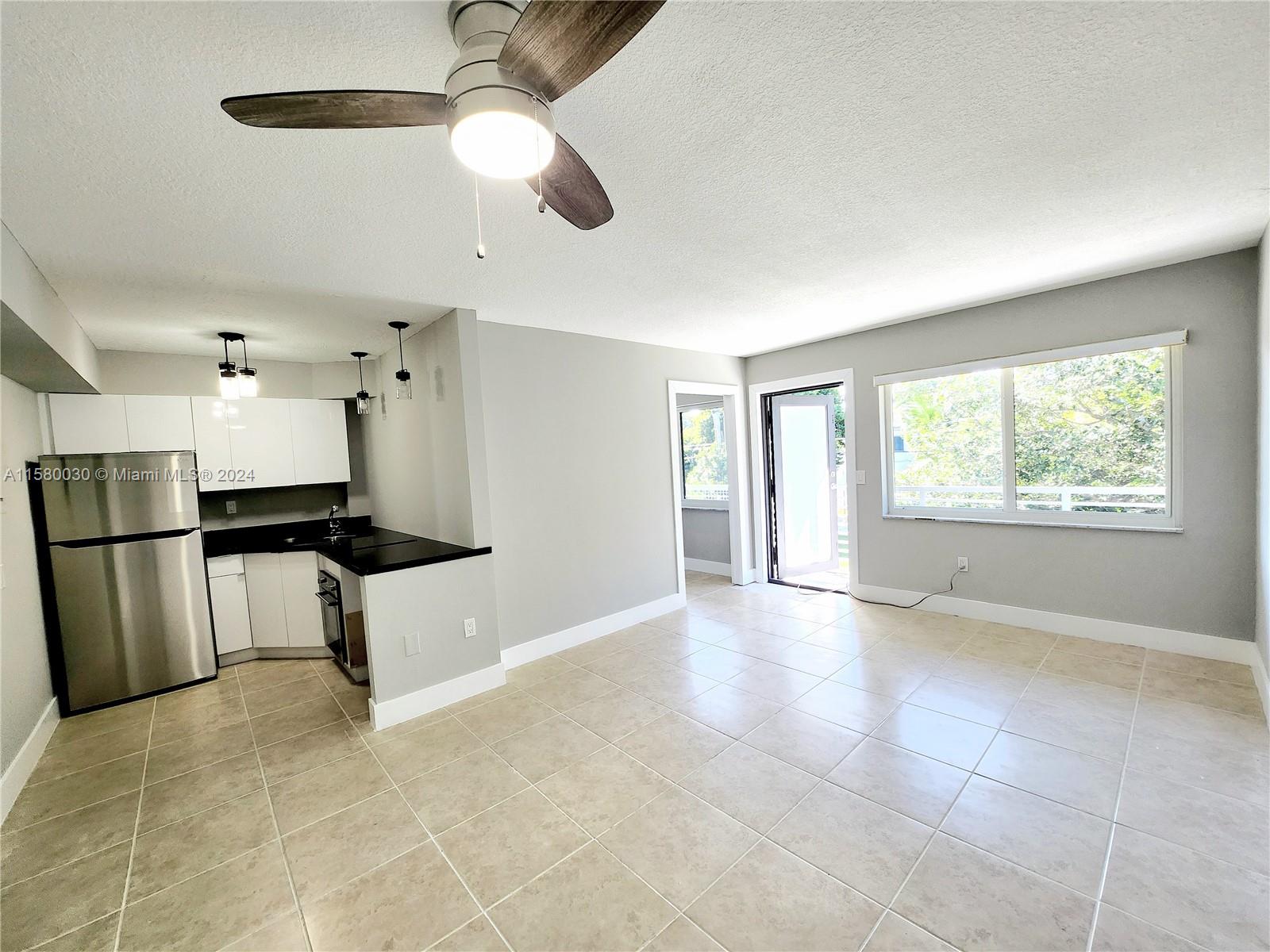 335 Sw 20th St St 9, Fort Lauderdale, Broward County, Florida - 2 Bedrooms  
1 Bathrooms - 