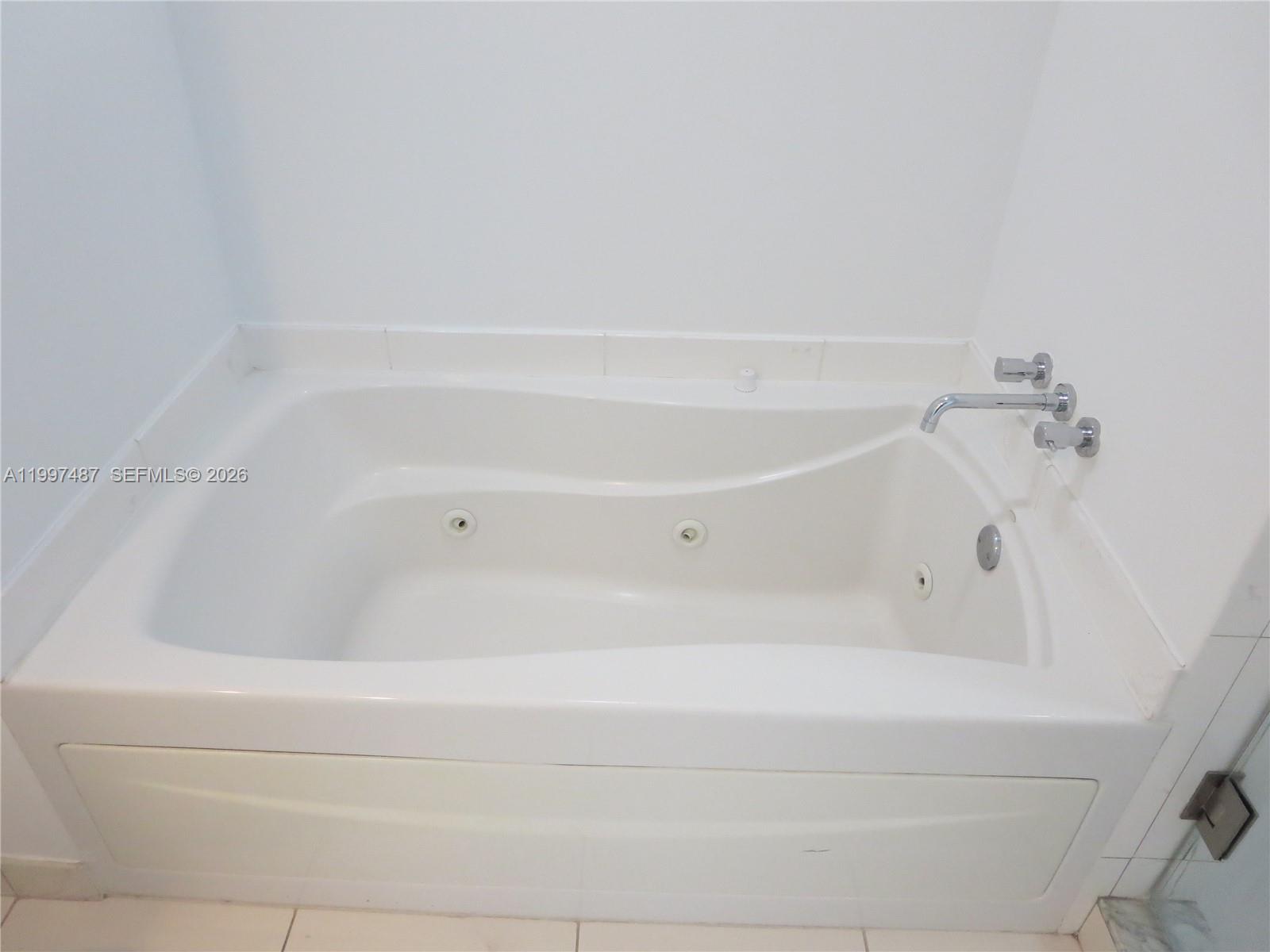 500 BRICKELL EAST CONDO - Residential Lease