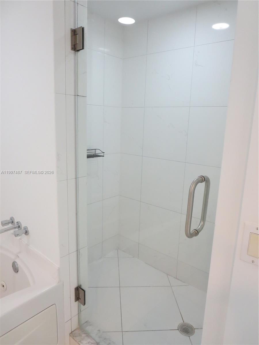 500 BRICKELL EAST CONDO - Residential Lease