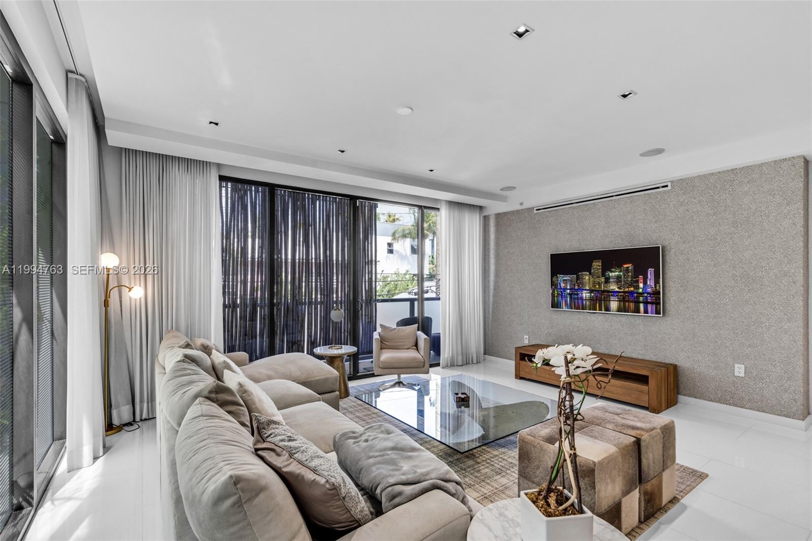 350 Meridian Ave 202