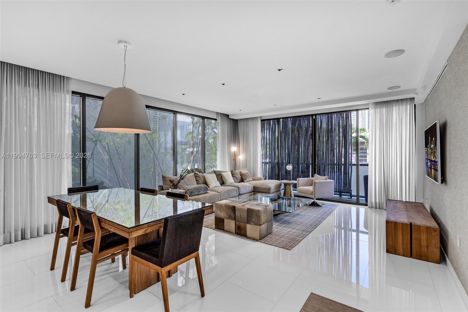 350 Meridian Ave 202