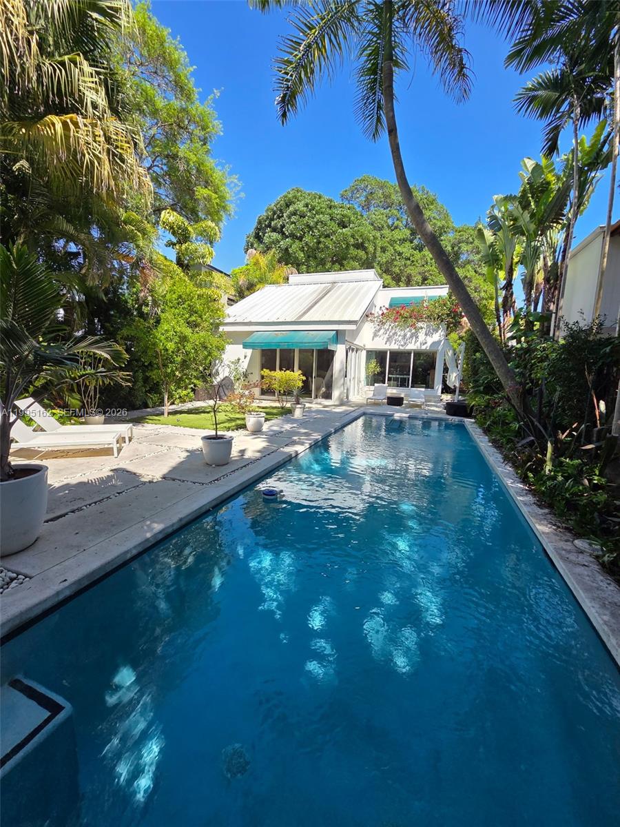 RHODES AMD NEW BISC - Residential Lease