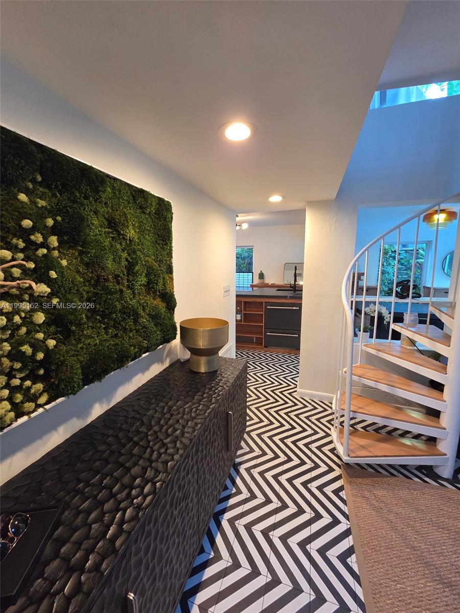 RHODES AMD NEW BISC - Residential Lease