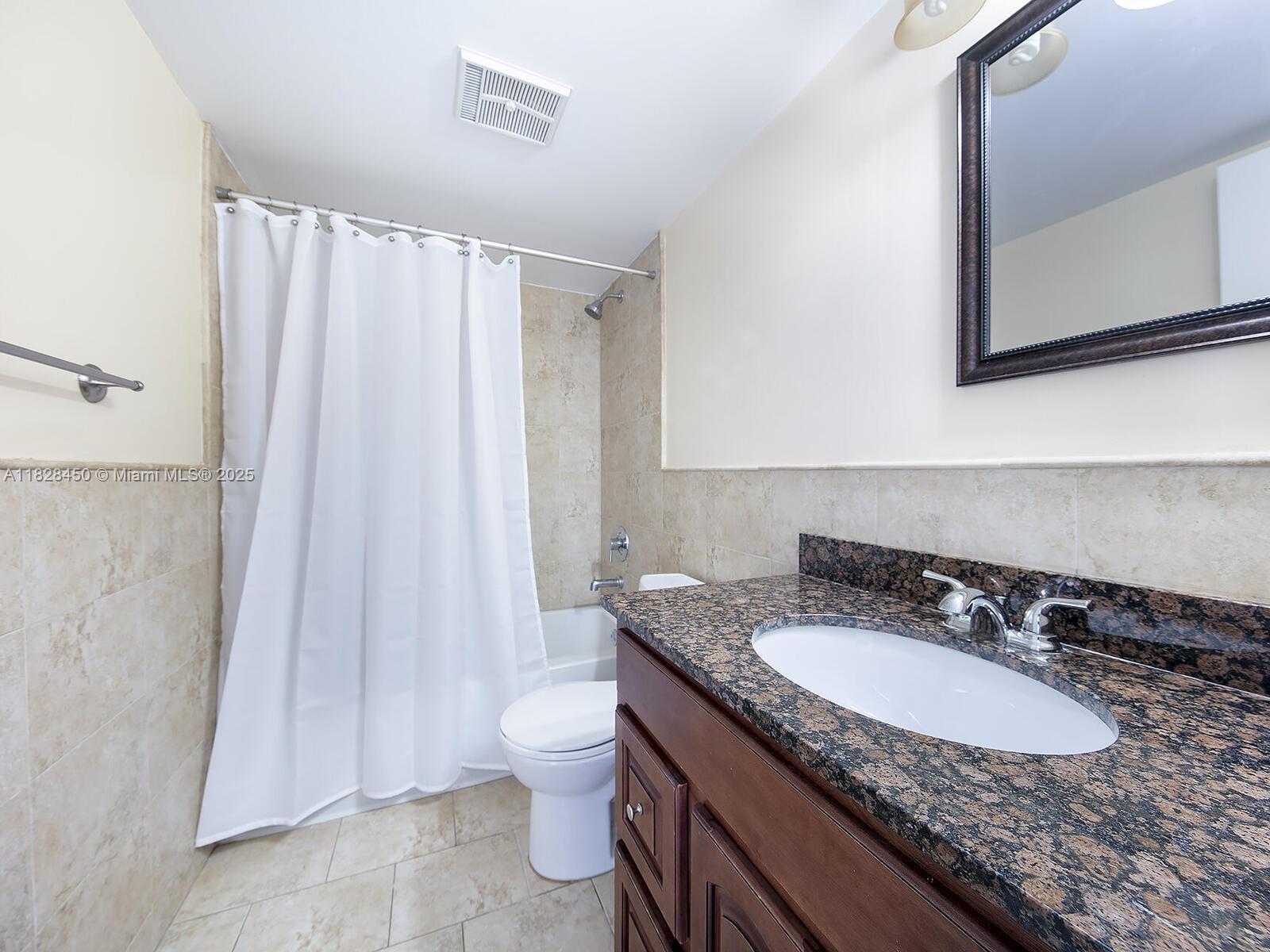 CORAL POINTE TOWNHOMES CO - Residential Lease