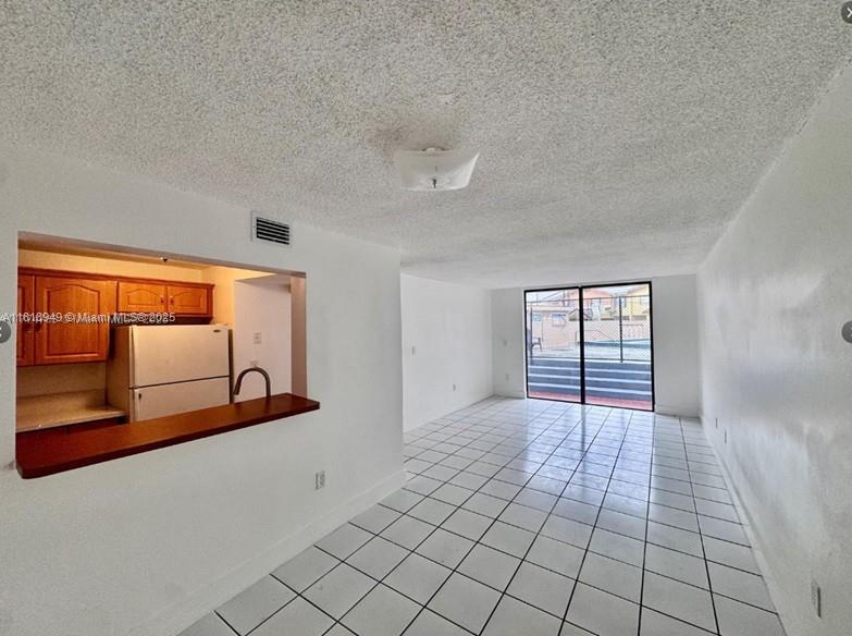 9678 Fontainebleau Blvd 111, Miami, Broward County, Florida - 2 Bedrooms  
2 Bathrooms - 