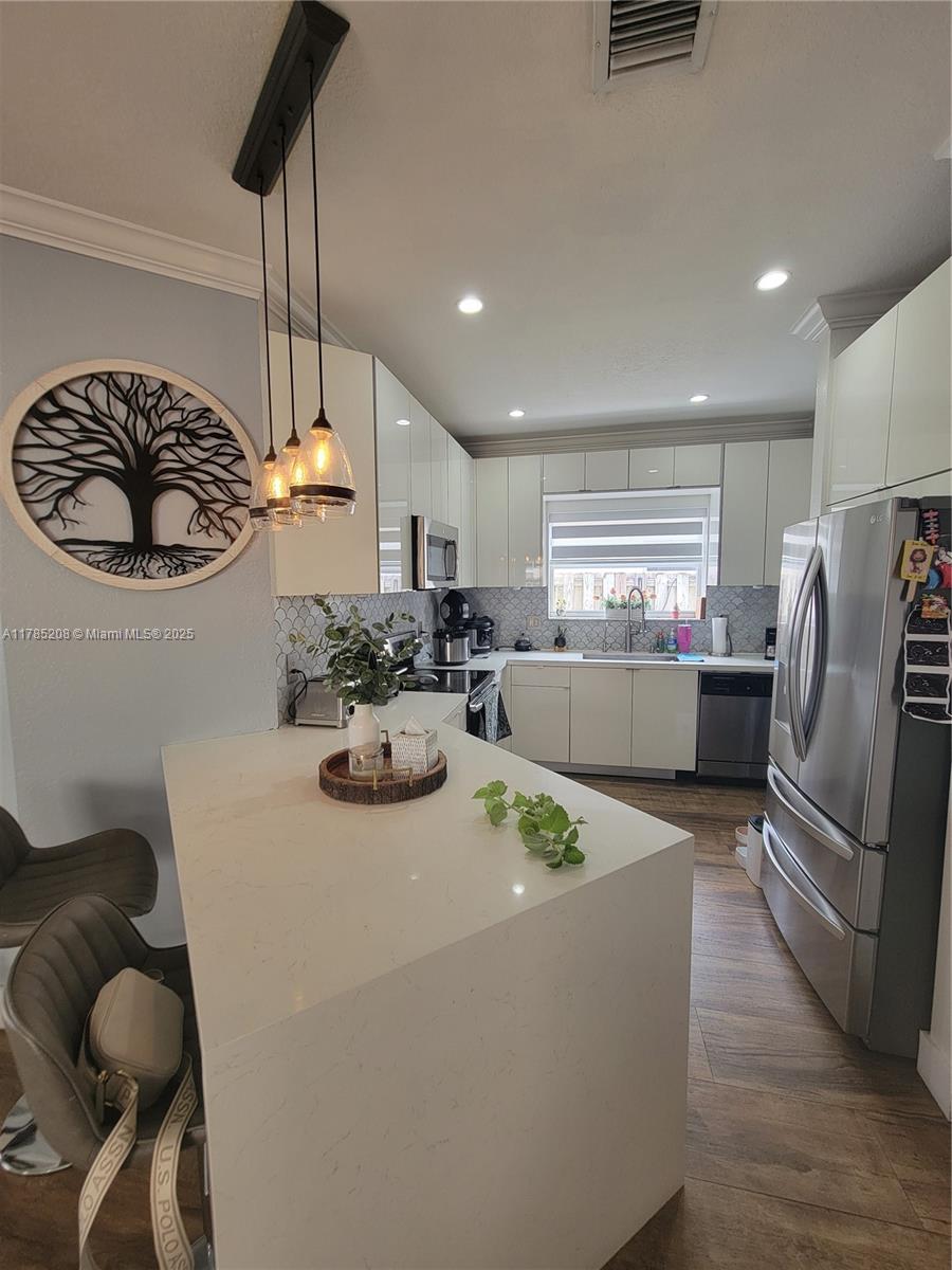 ATLANTIS AT OASIS - Residential