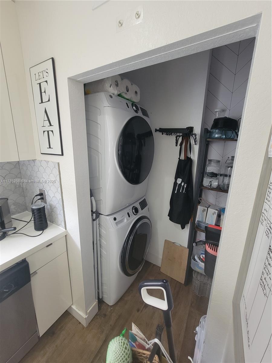 ATLANTIS AT OASIS - Residential