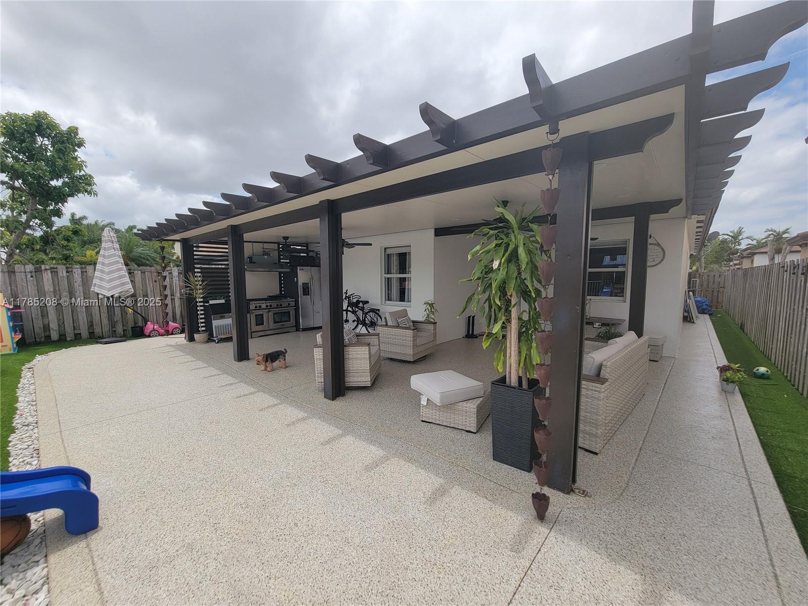 ATLANTIS AT OASIS - Residential