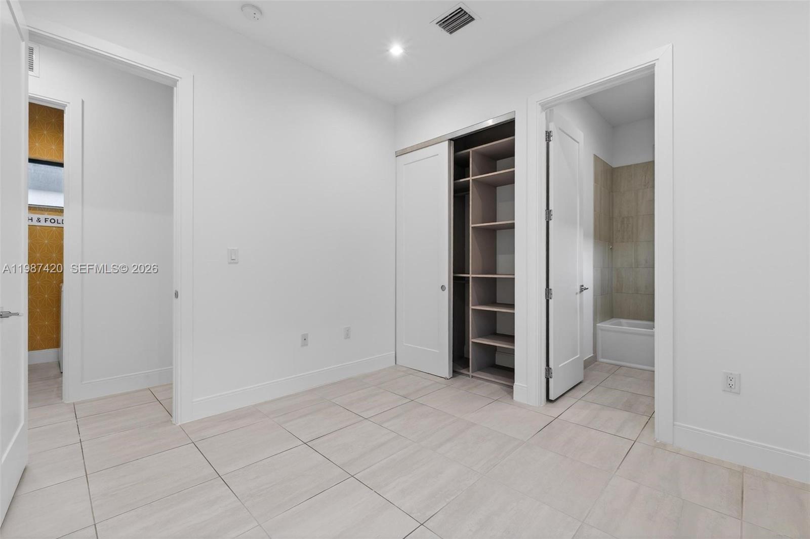 DOWNTOWN DORAL SOUTH PHAS - Residential