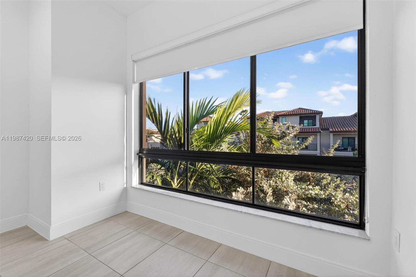 DOWNTOWN DORAL SOUTH PHAS - Residential