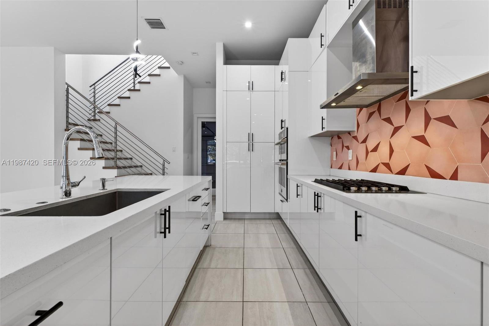 DOWNTOWN DORAL SOUTH PHAS - Residential