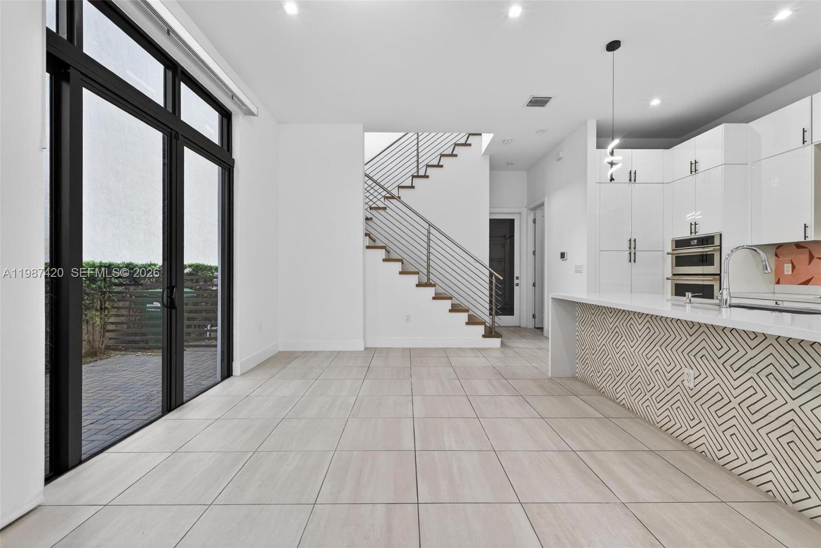 DOWNTOWN DORAL SOUTH PHAS - Residential