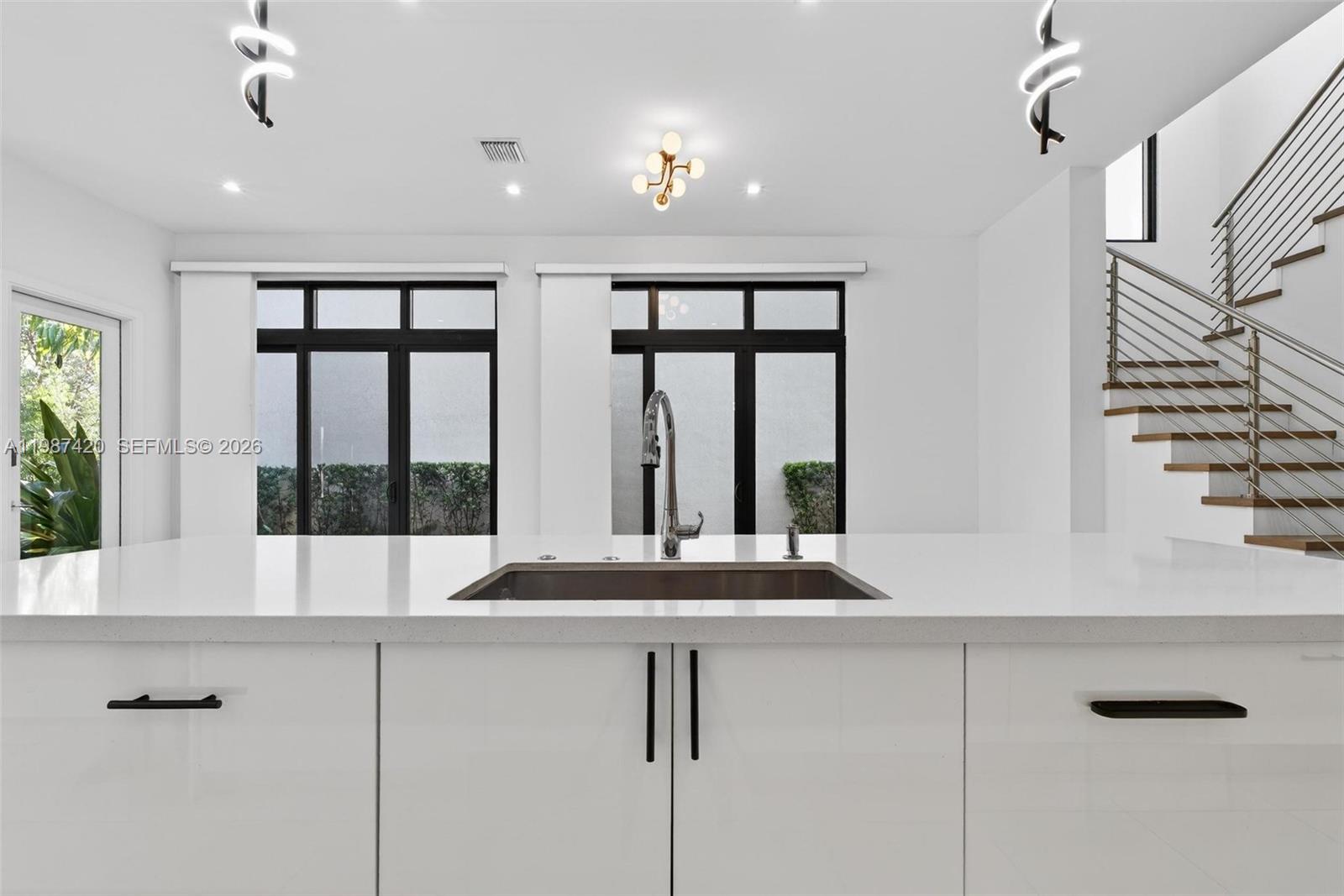 DOWNTOWN DORAL SOUTH PHAS - Residential