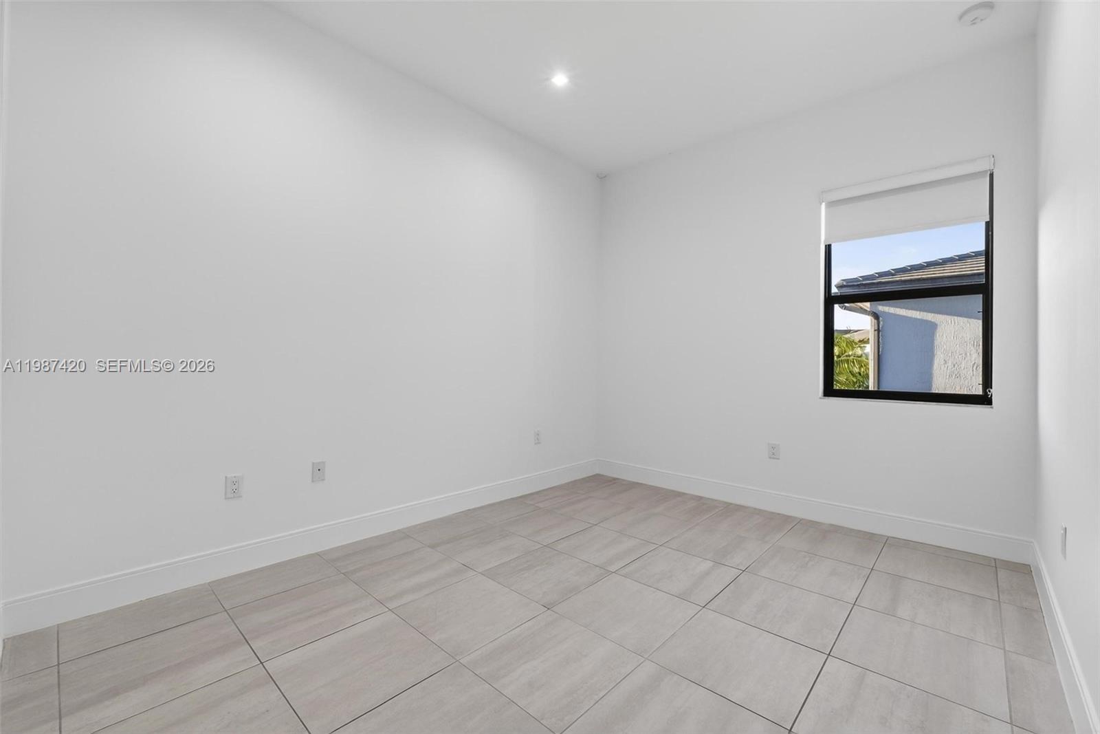 DOWNTOWN DORAL SOUTH PHAS - Residential