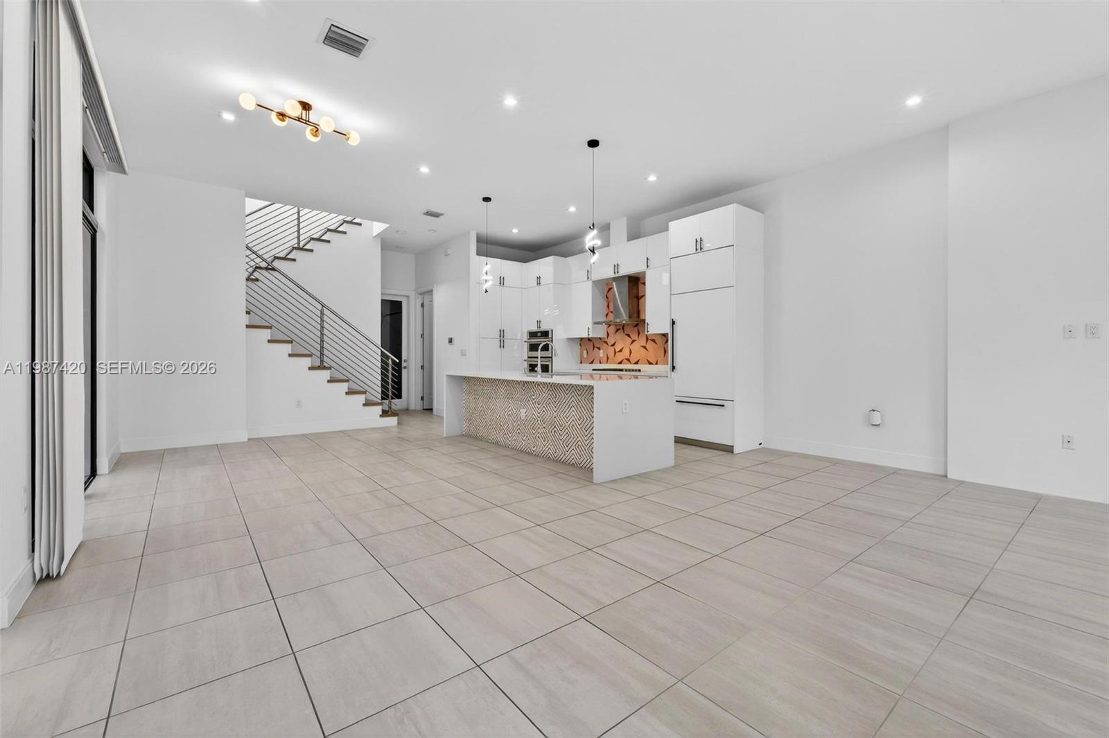 DOWNTOWN DORAL SOUTH PHAS - Residential