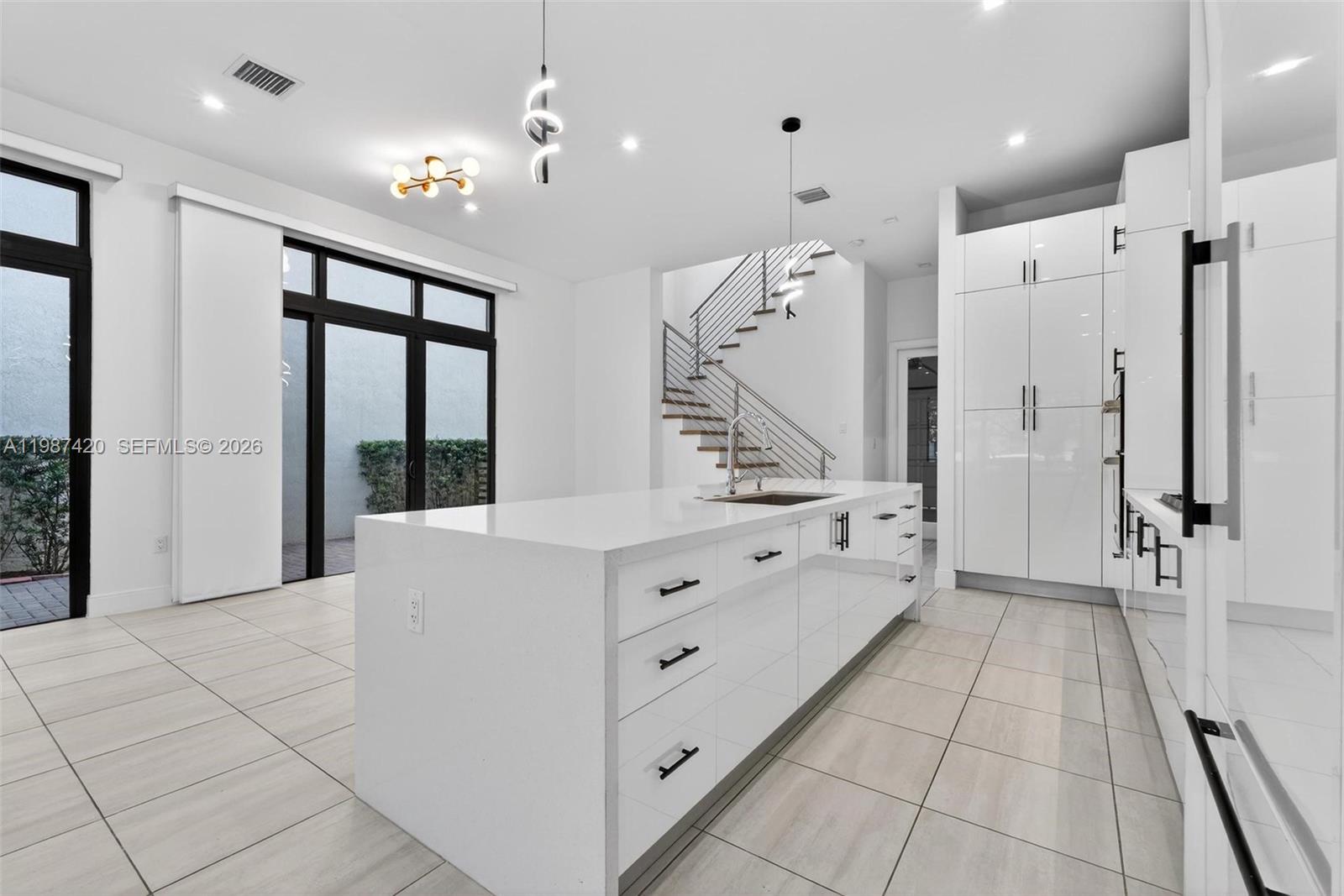 DOWNTOWN DORAL SOUTH PHAS - Residential