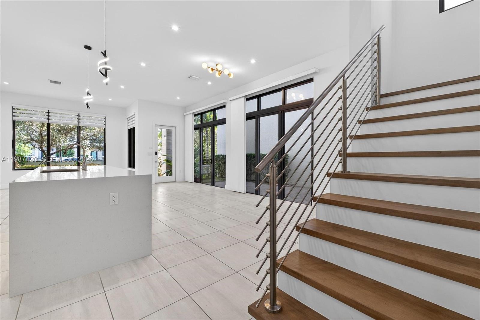 DOWNTOWN DORAL SOUTH PHAS - Residential