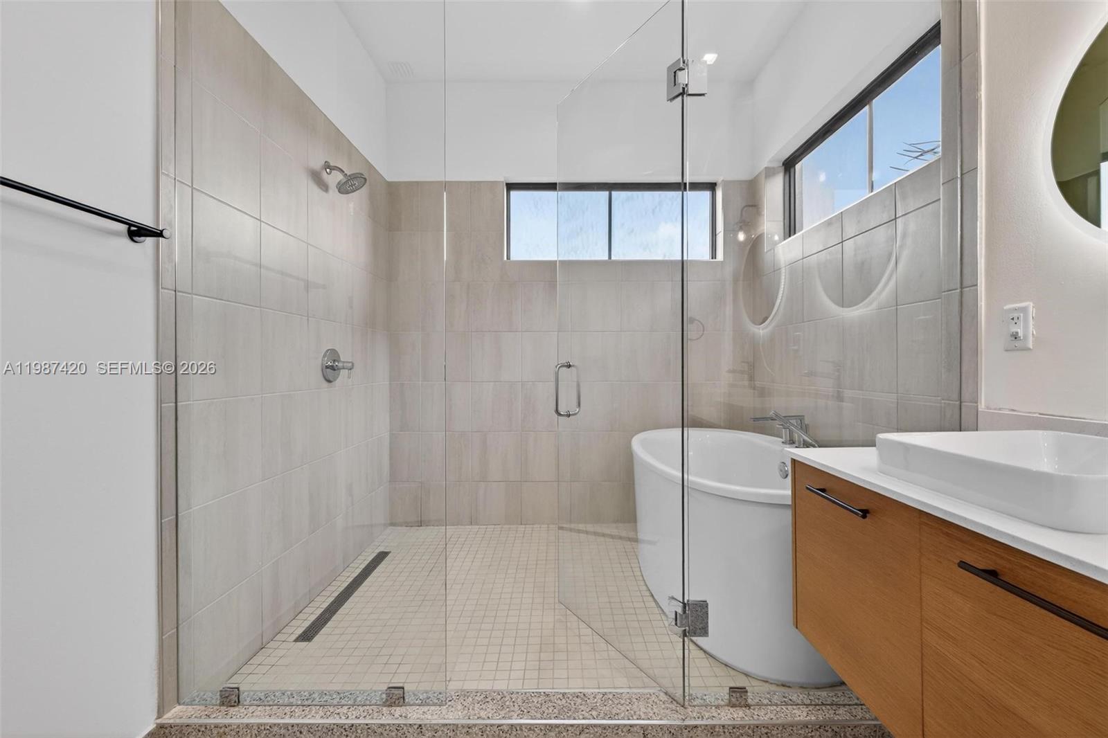 DOWNTOWN DORAL SOUTH PHAS - Residential