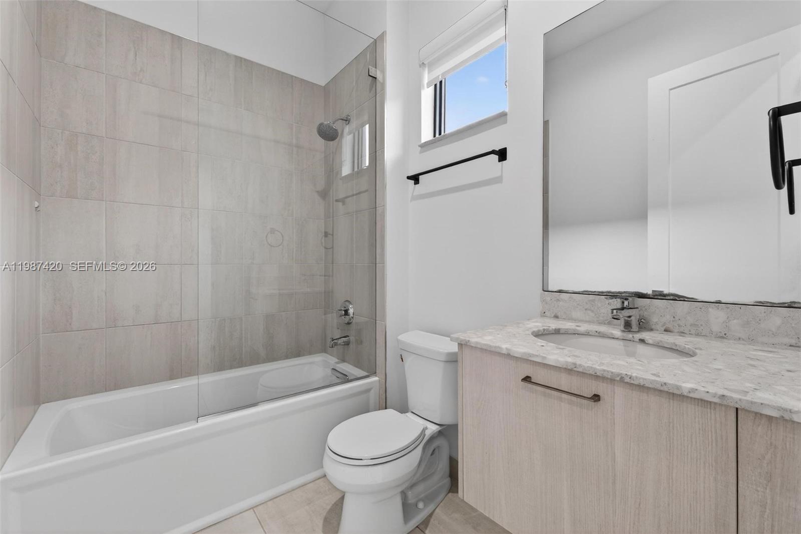 DOWNTOWN DORAL SOUTH PHAS - Residential