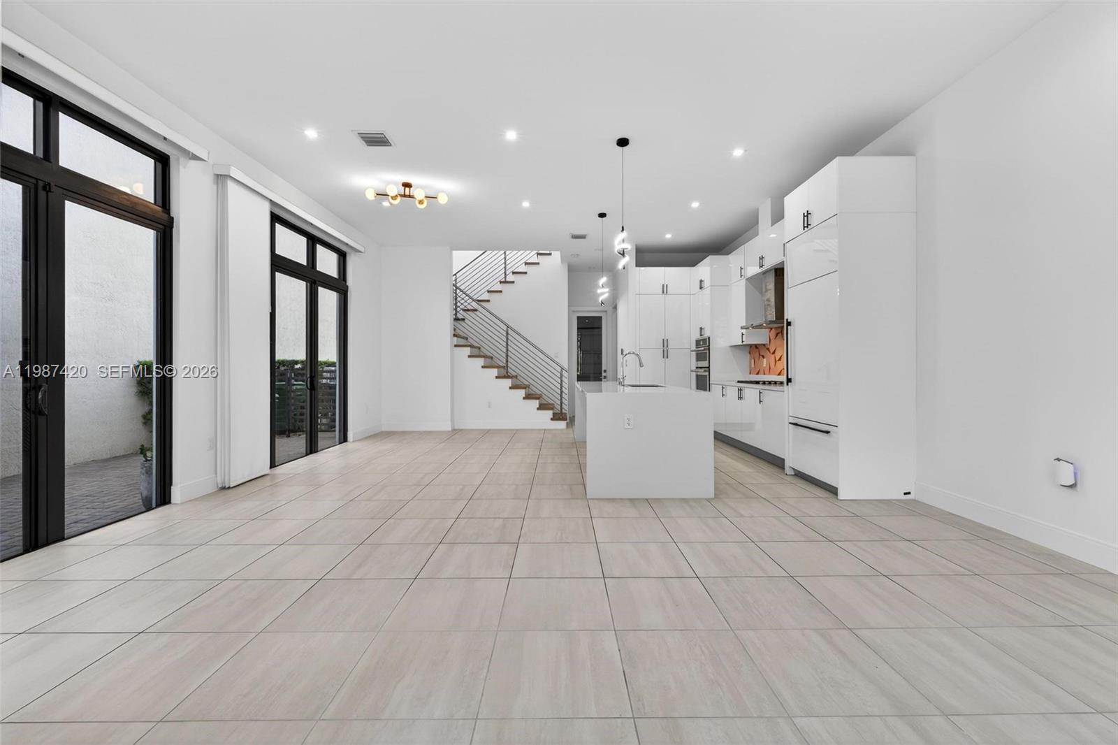 DOWNTOWN DORAL SOUTH PHAS - Residential