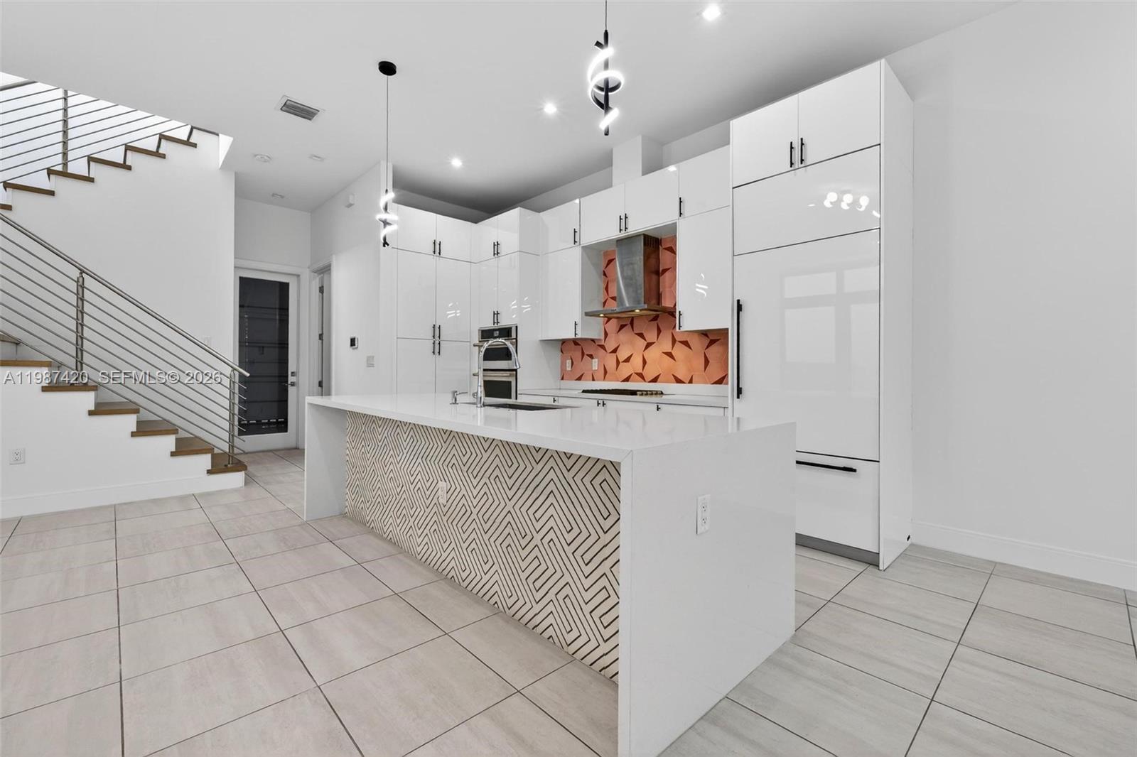 DOWNTOWN DORAL SOUTH PHAS - Residential