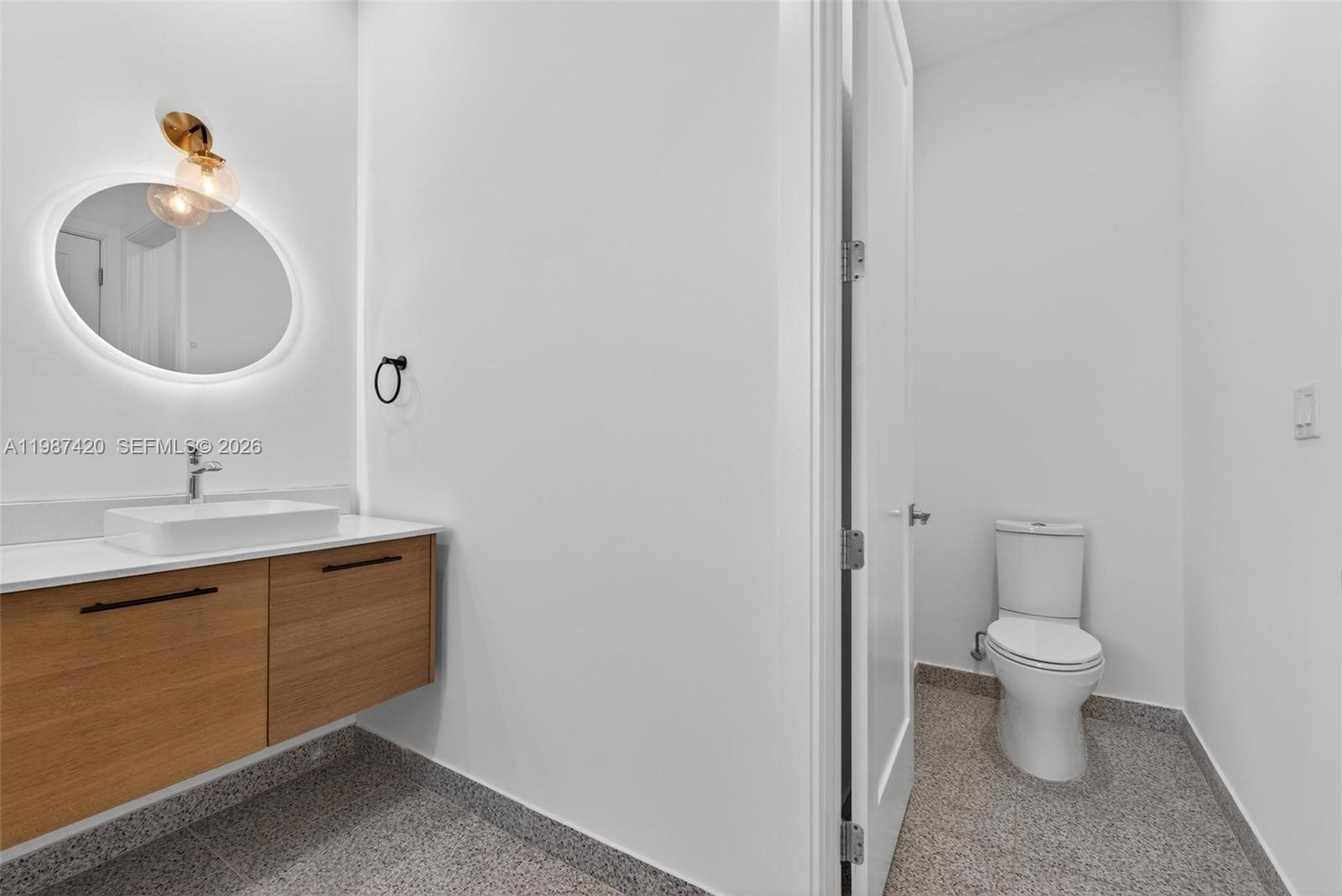 DOWNTOWN DORAL SOUTH PHAS - Residential