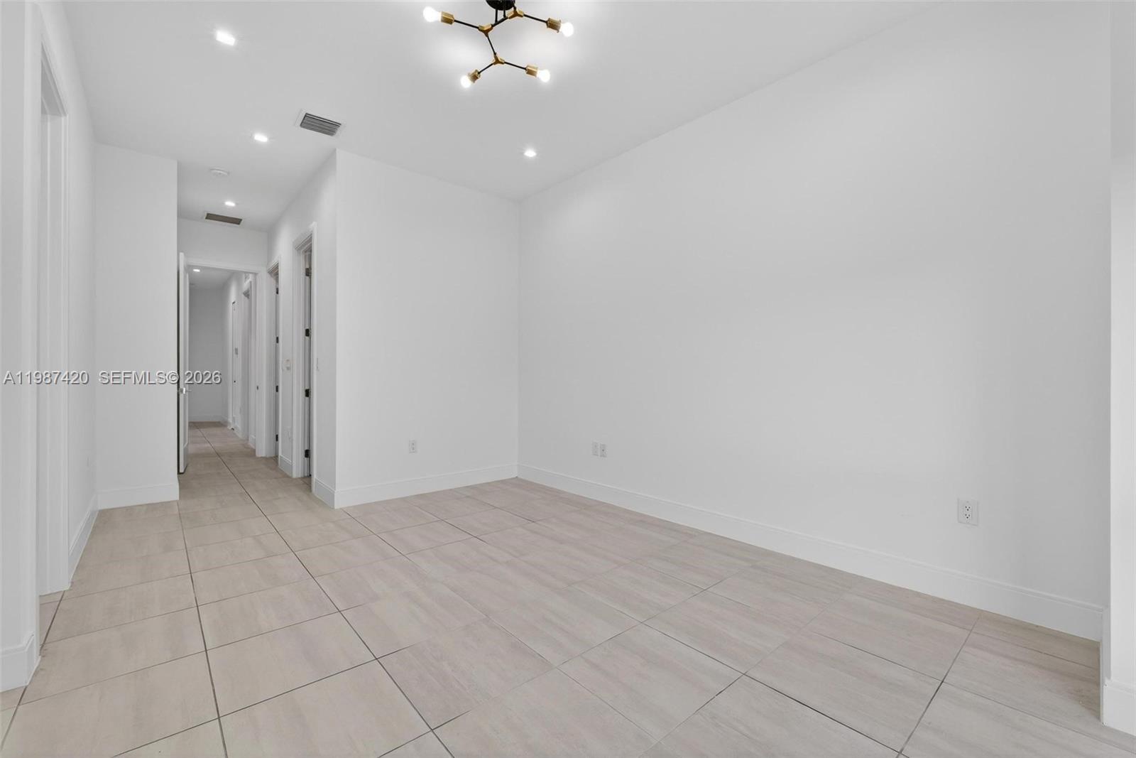 DOWNTOWN DORAL SOUTH PHAS - Residential