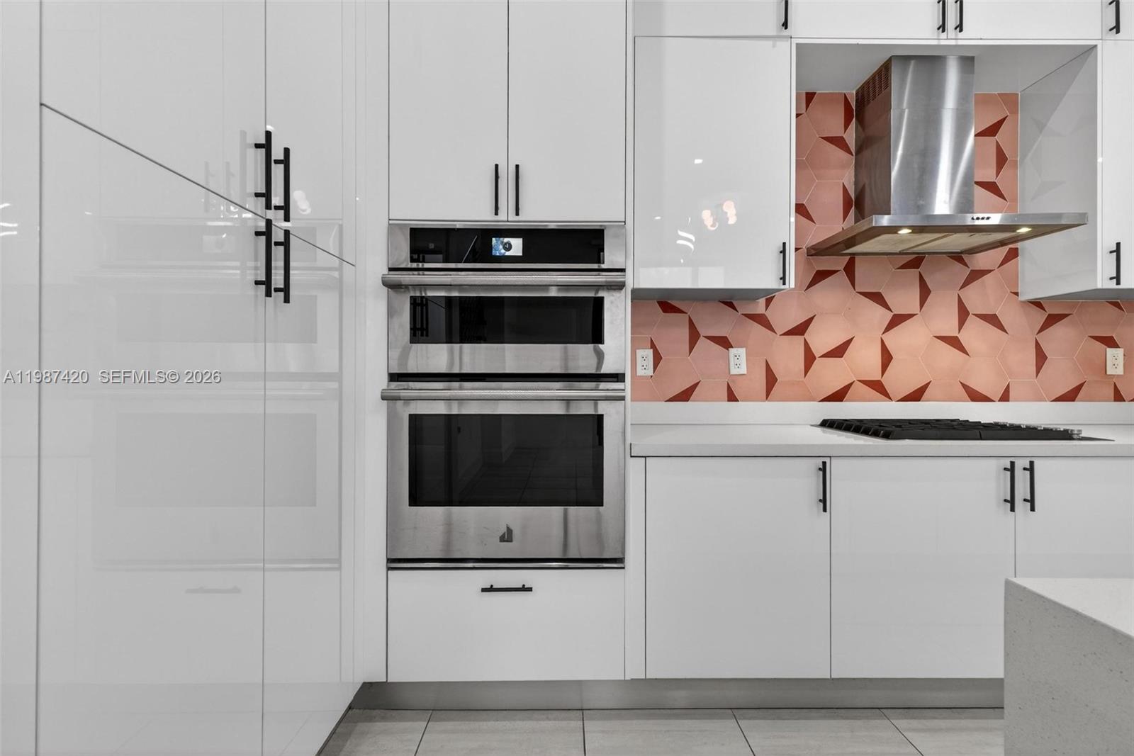 DOWNTOWN DORAL SOUTH PHAS - Residential