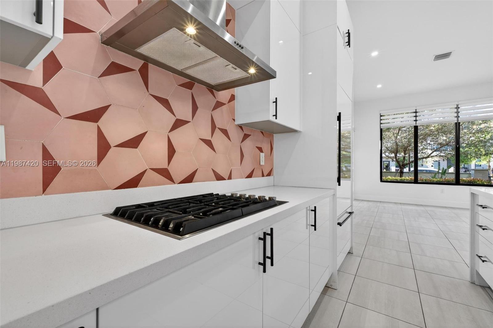 DOWNTOWN DORAL SOUTH PHAS - Residential