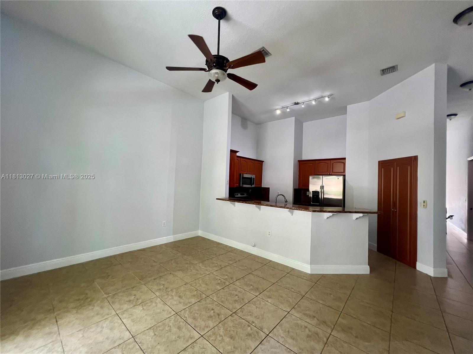 KARENERO FALLS - Residential Lease