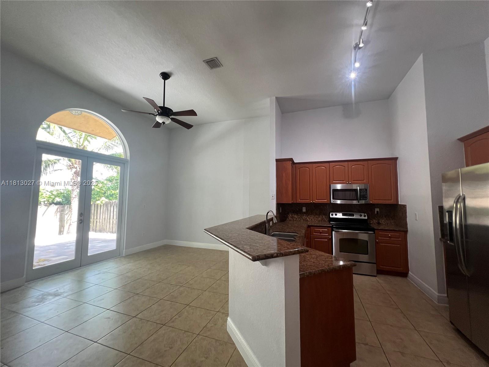 KARENERO FALLS - Residential Lease