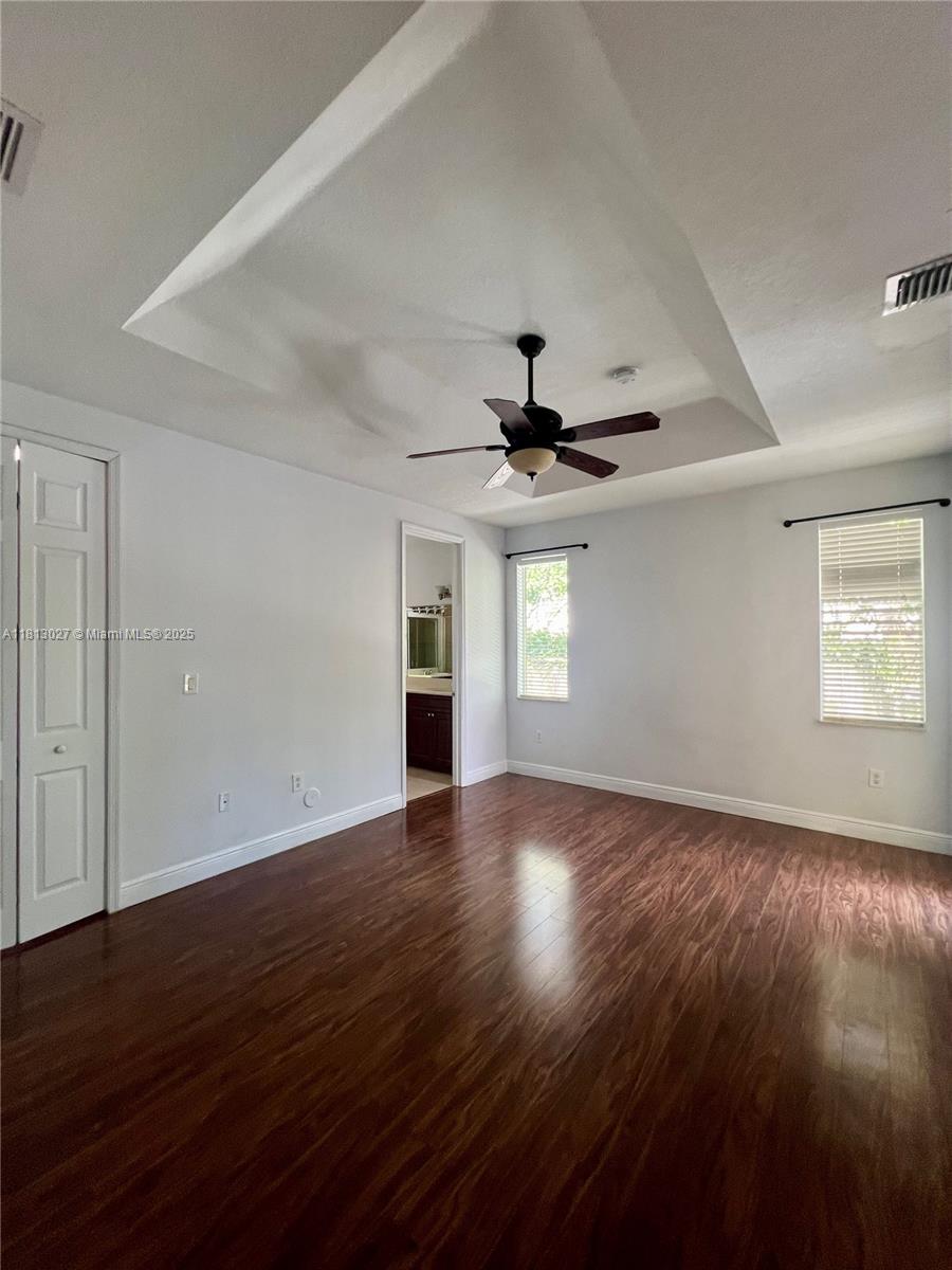 KARENERO FALLS - Residential Lease