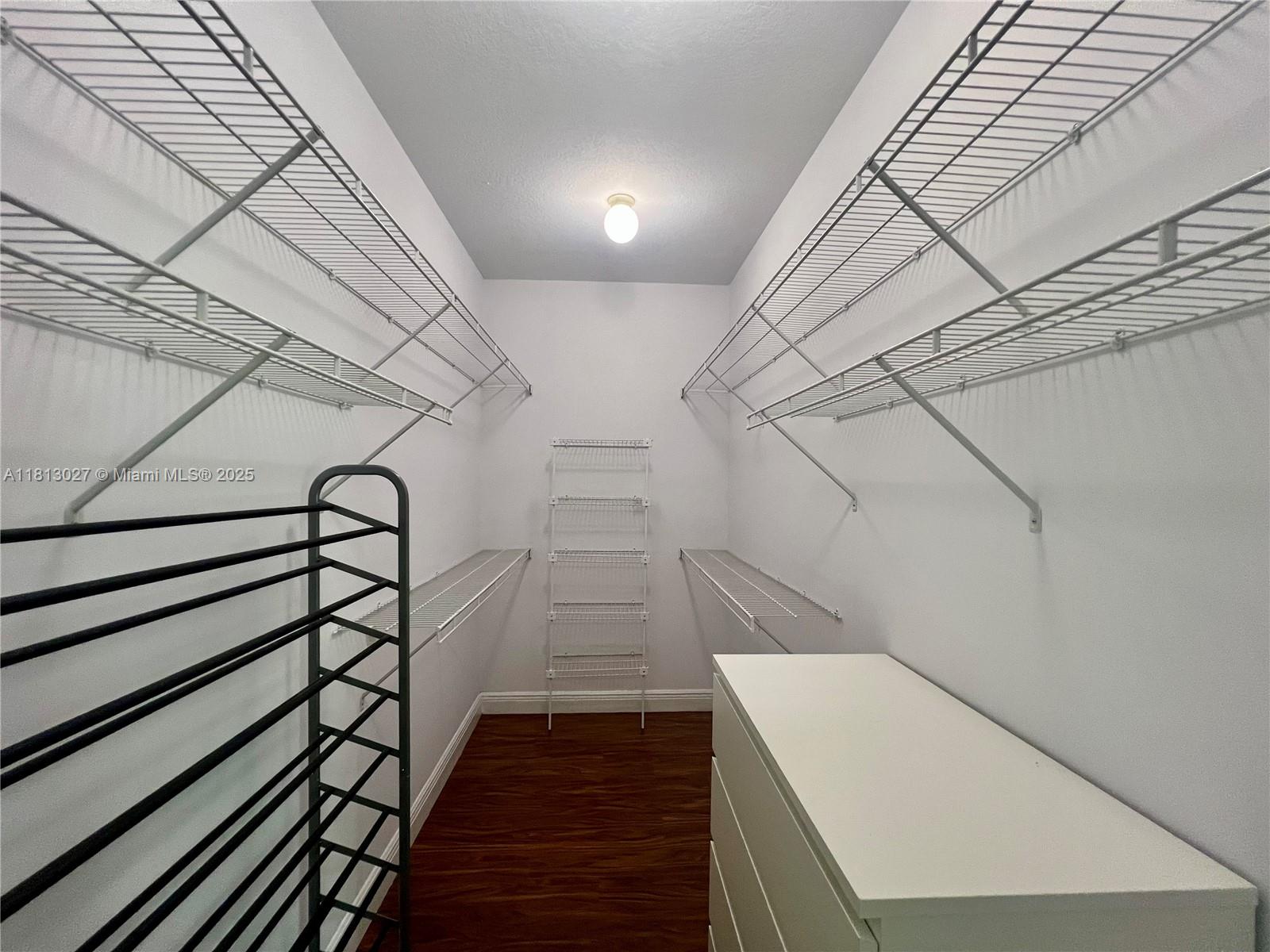 KARENERO FALLS - Residential Lease