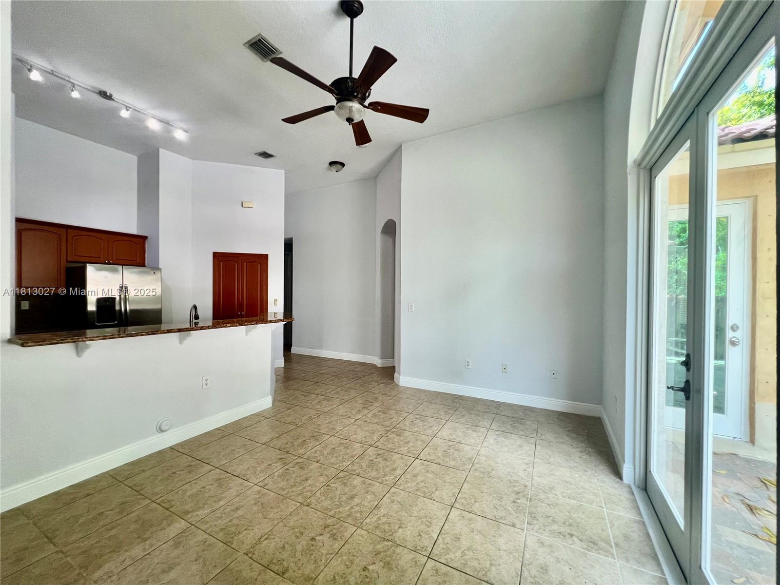 KARENERO FALLS - Residential Lease