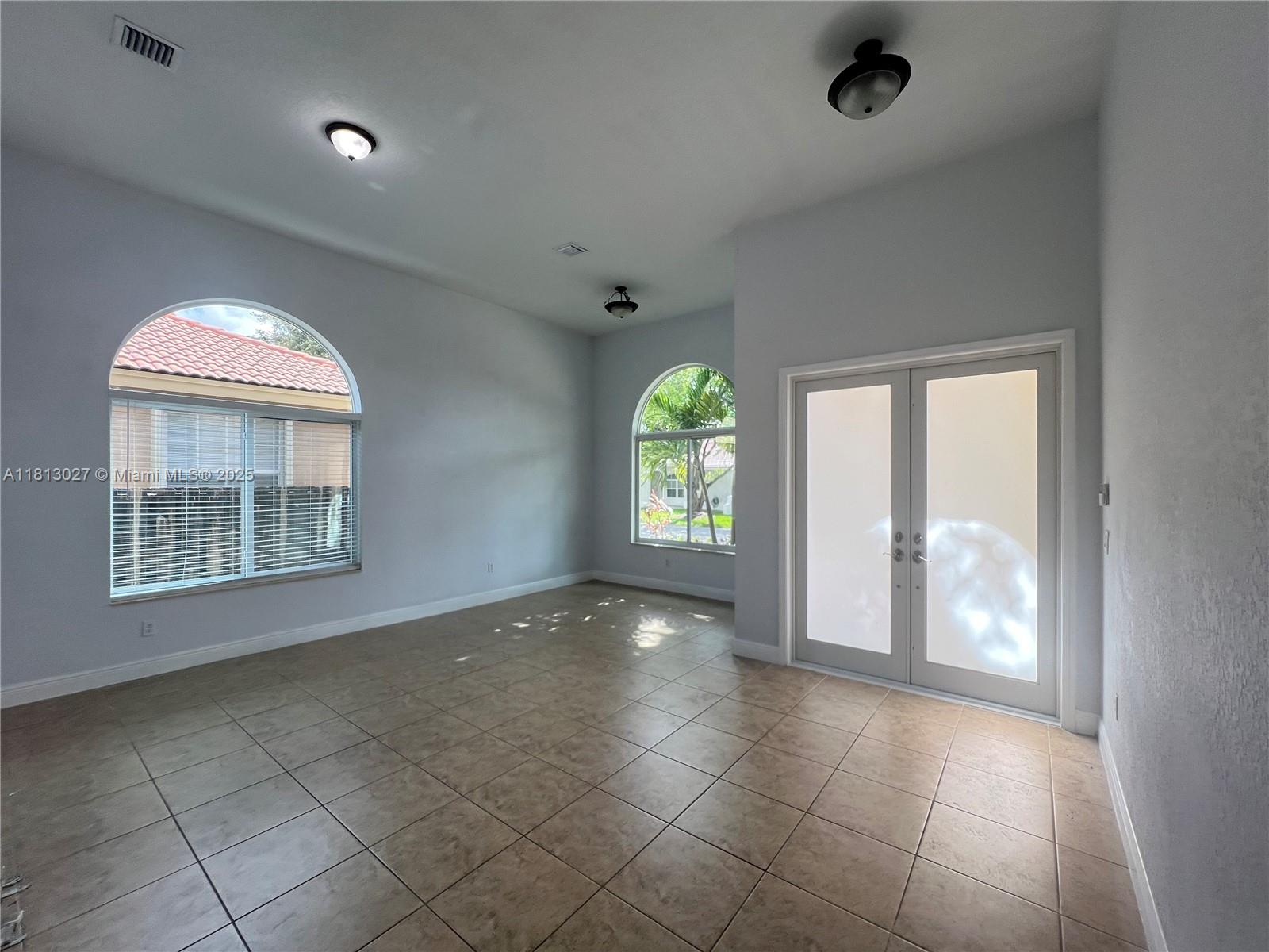 KARENERO FALLS - Residential Lease