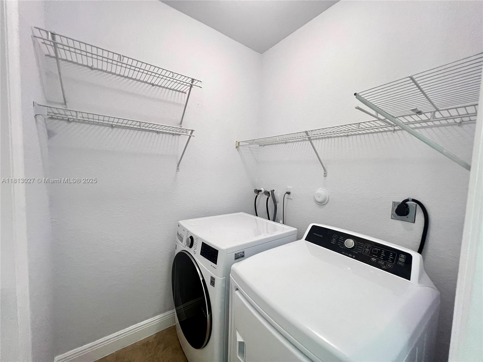 KARENERO FALLS - Residential Lease