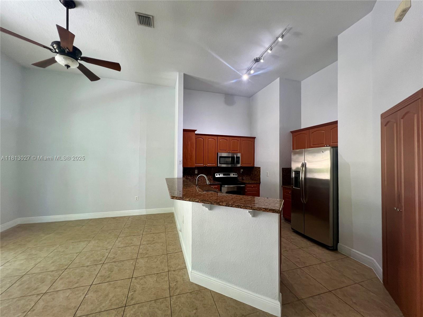 KARENERO FALLS - Residential Lease