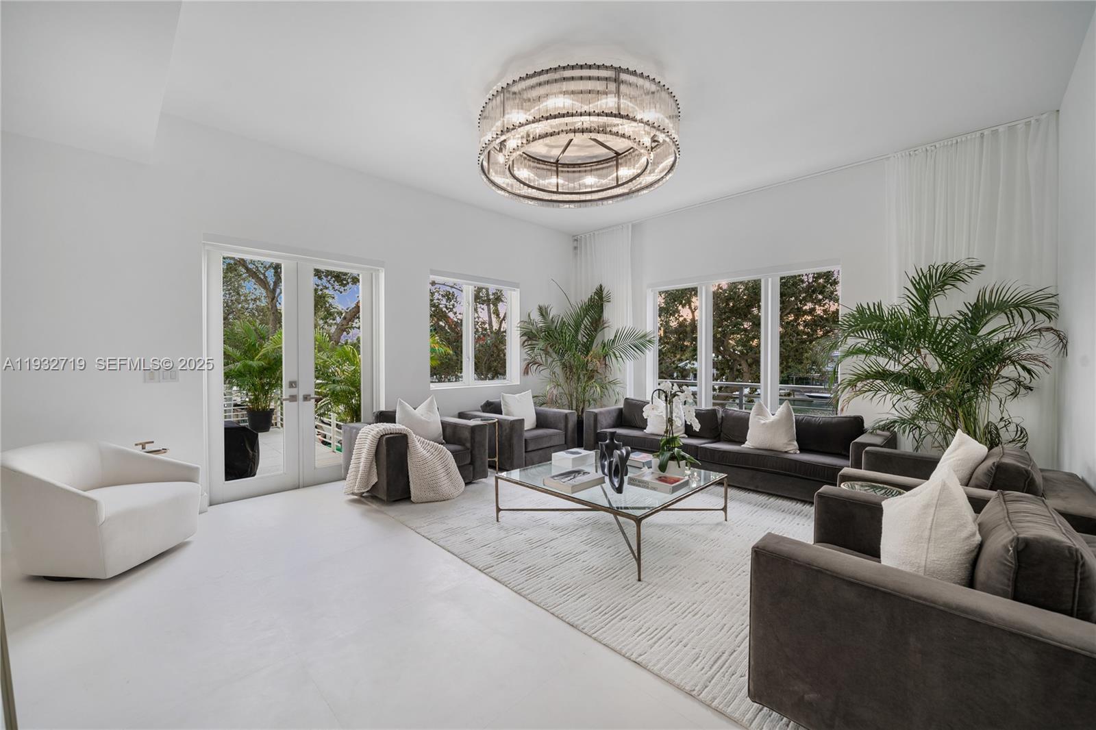 6109 W Laguna Dr W 6109