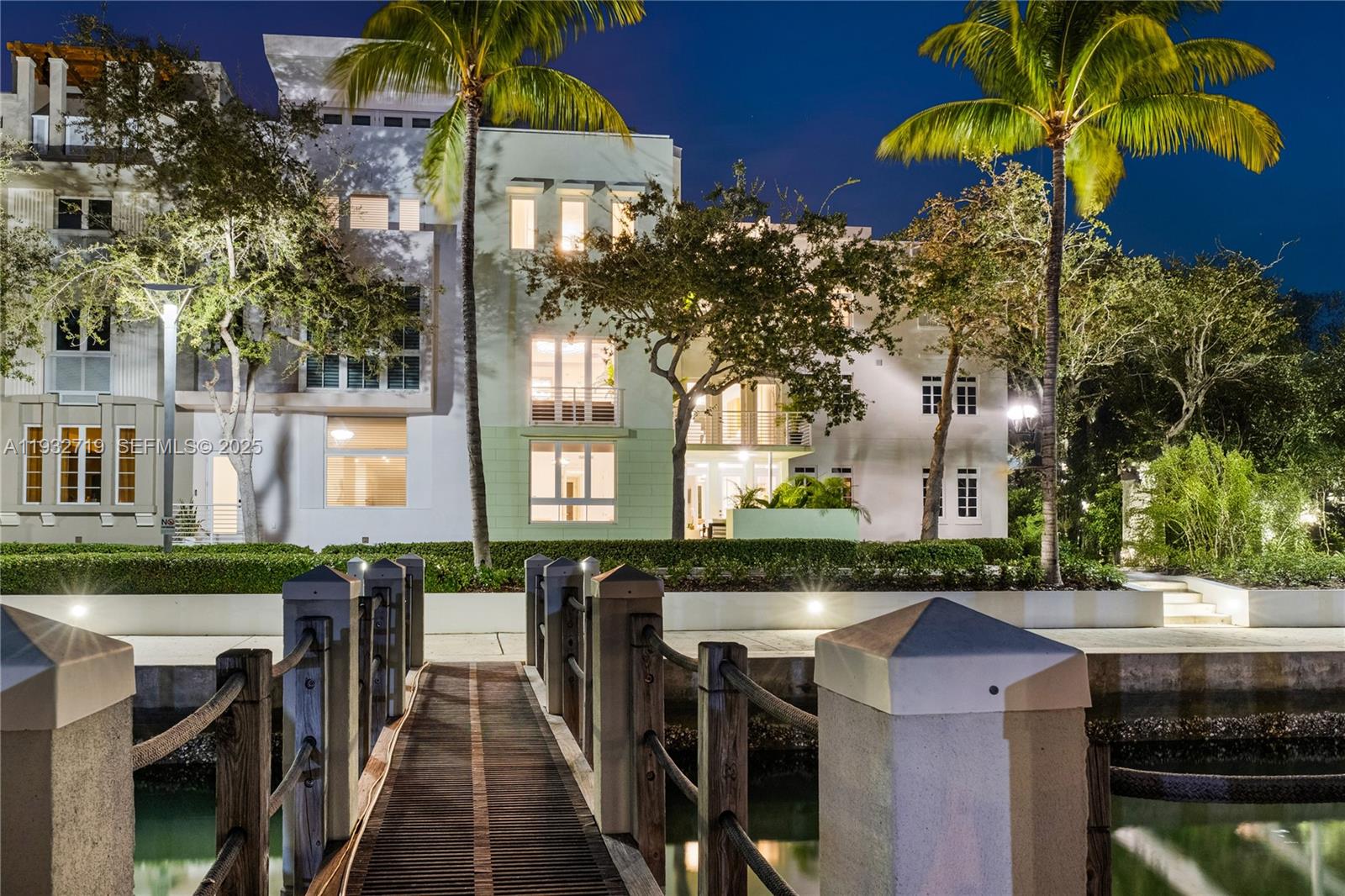 6109 W Laguna Dr W 6109