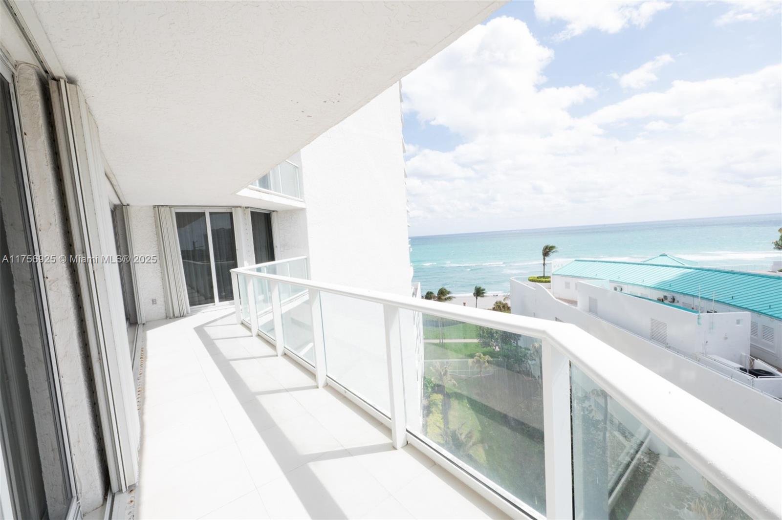 16445 Collins Ave 728