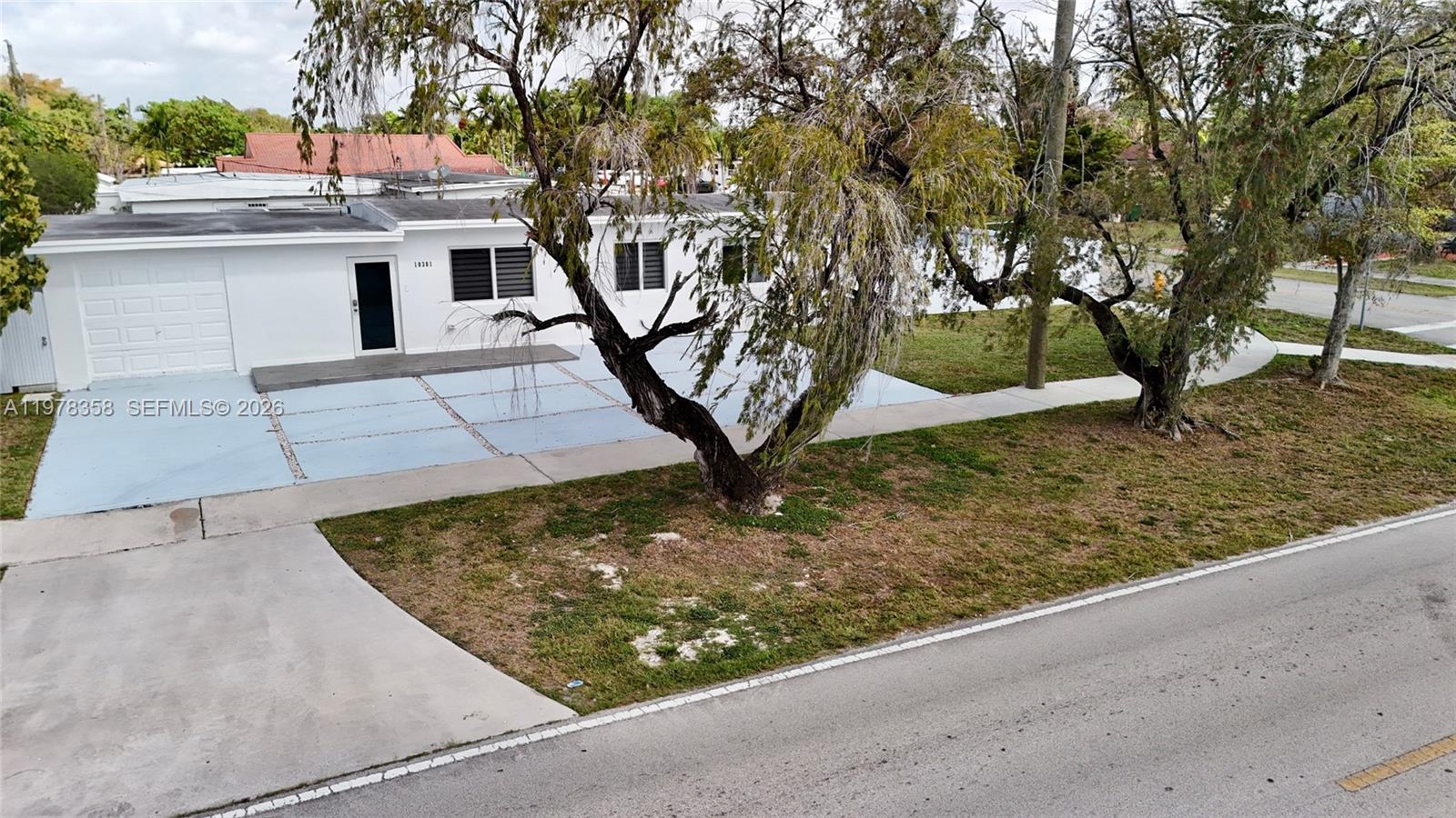 10381 SW 32nd St, Miami, FL, 33165/$725,000 3 10381 SW 32nd St