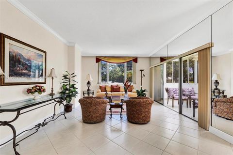 Condominium in Hollywood FL 4330 Hillcrest Dr Dr.jpg