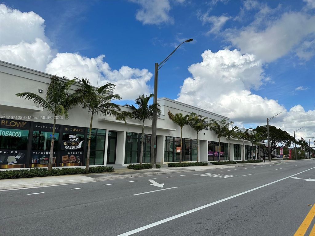 Photo of 101 SW 27th Ave #5, Fort Lauderdale, FL 33312 (MLS # A11497128)