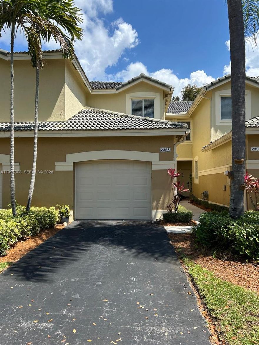 Beautiful townhouse in San Mateo, gated community in walking distance to shopping, Publix and great schools. Unit extremely well maintained, with tile floors downstairs and wood laminate on second floor. Close to the community pool and gust parking. Bathrooms remodeled.