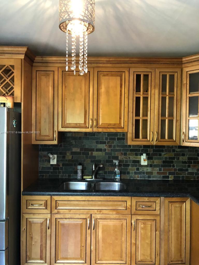 BUENA VISTA HEIGHTS EXTEN - Residential Lease